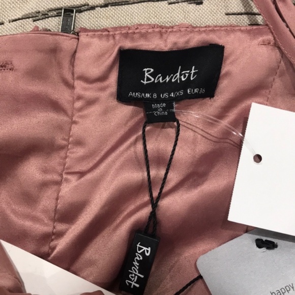 Bardot Gia Lace Pencil Dress - Picture 7 of 7